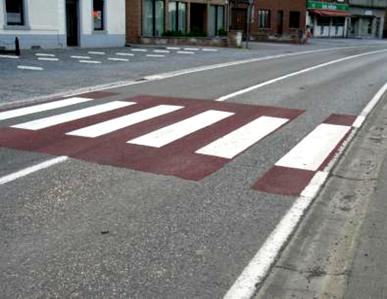 Figure 10. Photo of gap left in crosswalk markings material for motorcyclist to pass through.